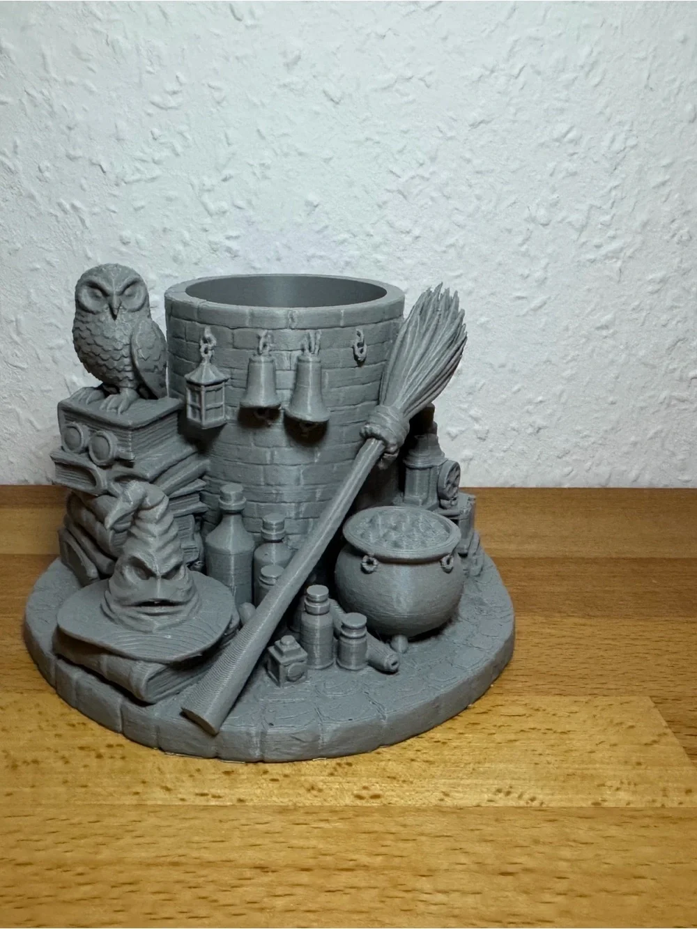 3D Printed  Harry Potter-Themed Pencil pen desk organizer